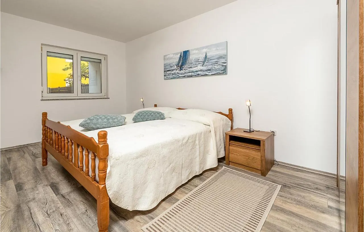 Cozy Apartment In Pula With Kitchen Croatia