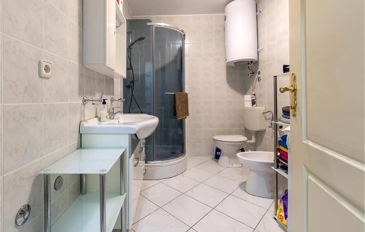 Cozy Apartment In Pula With Kitchen Croatia