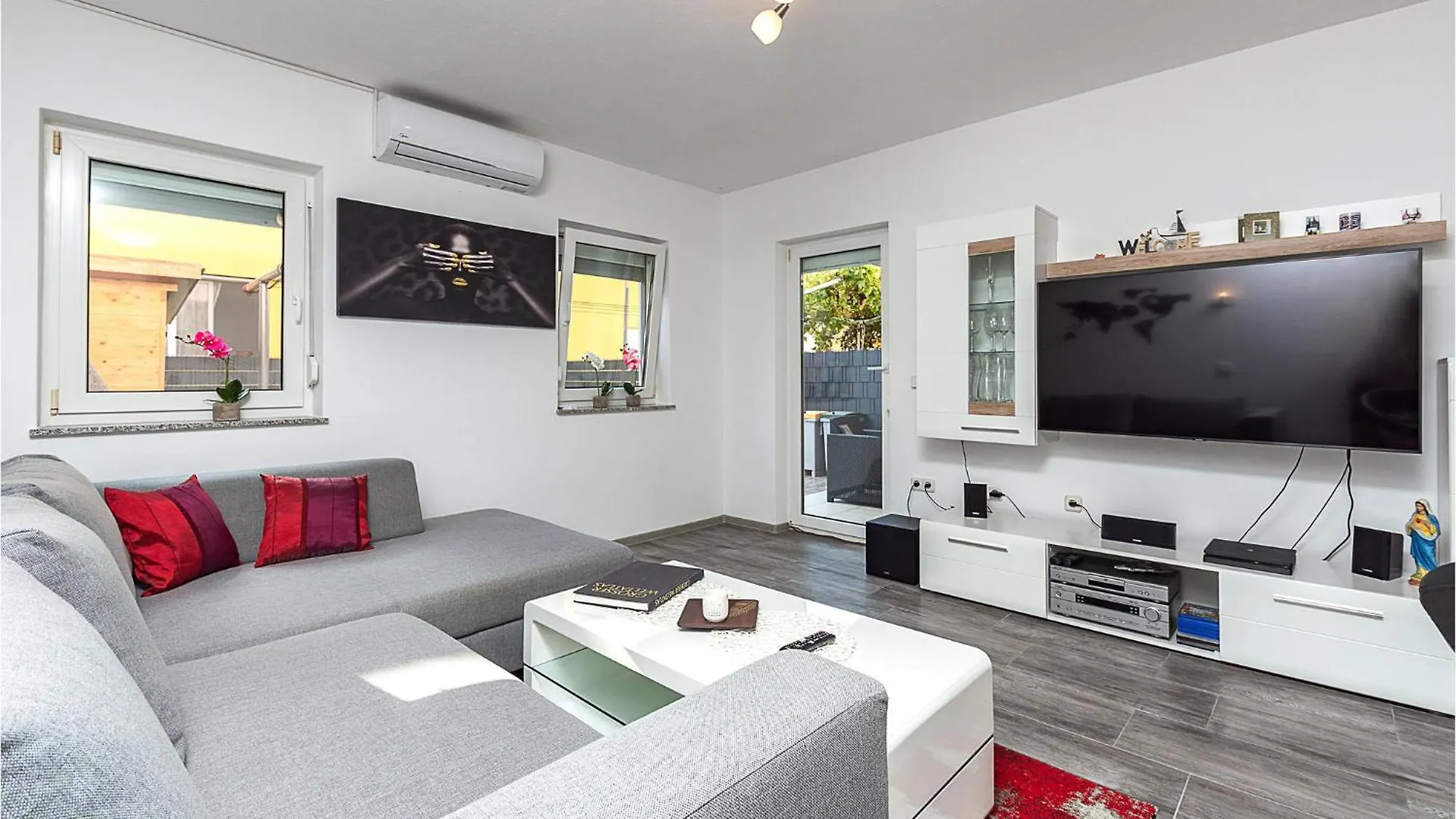 Cozy Apartment In Pula With Kitchen